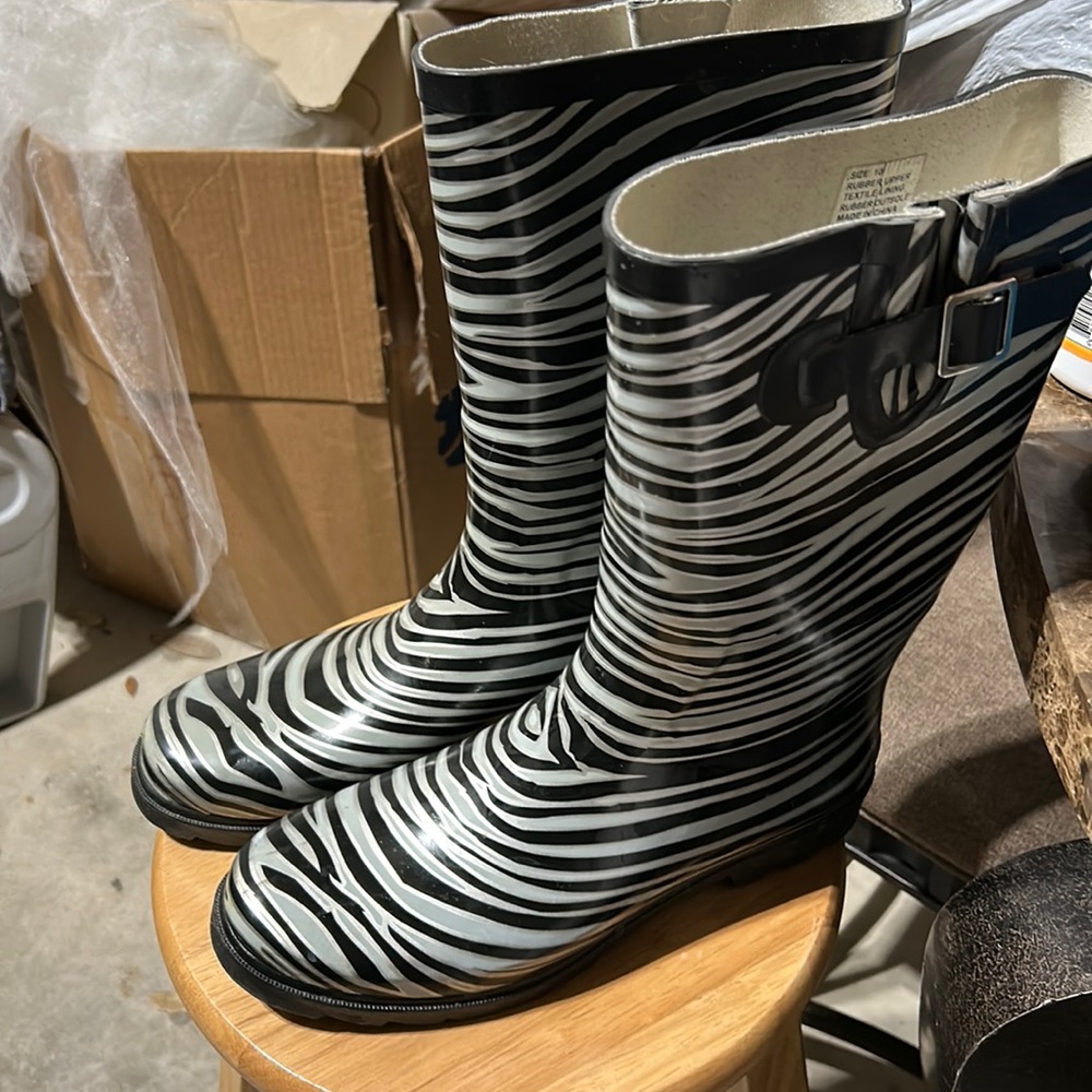 Zebra rain boots size 10